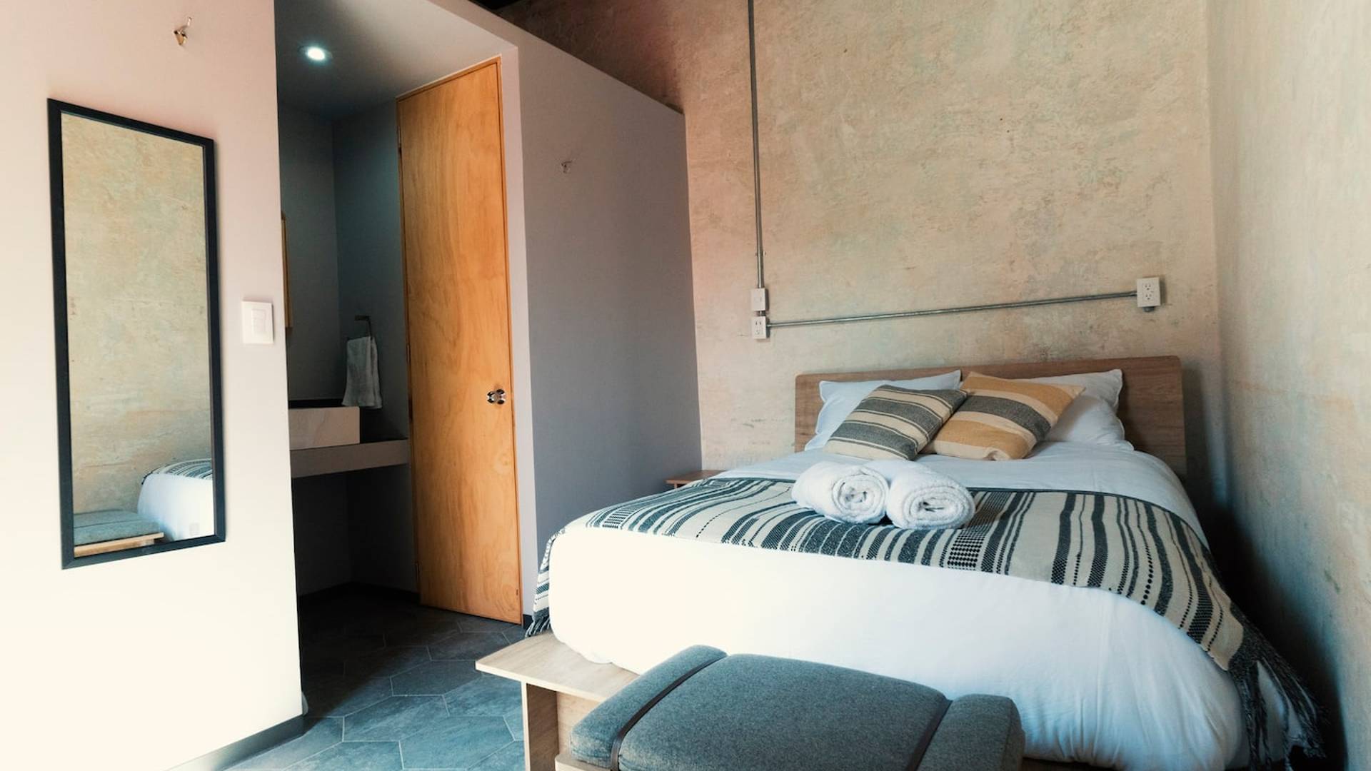 Unamorada House - Charming Villa in the Heart of Downtown Queretaro