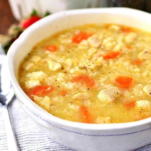 bowl of chicken and rice soup