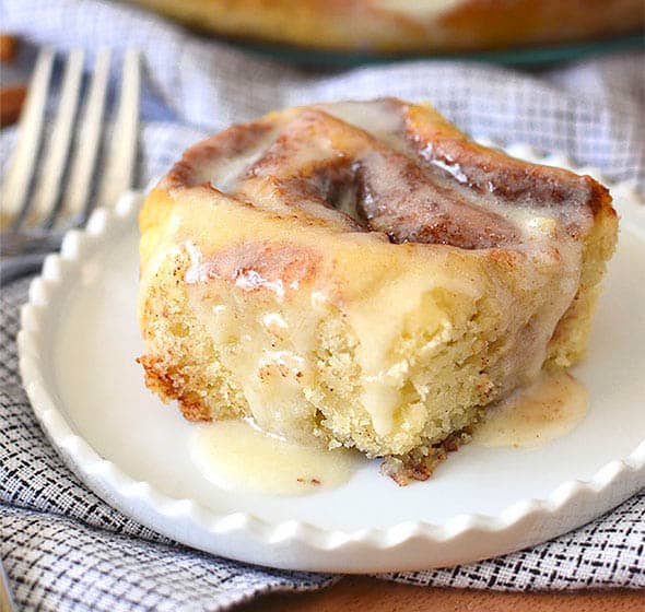 plate of cinnamon roll