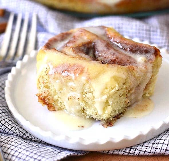 cinnamon roll on plate