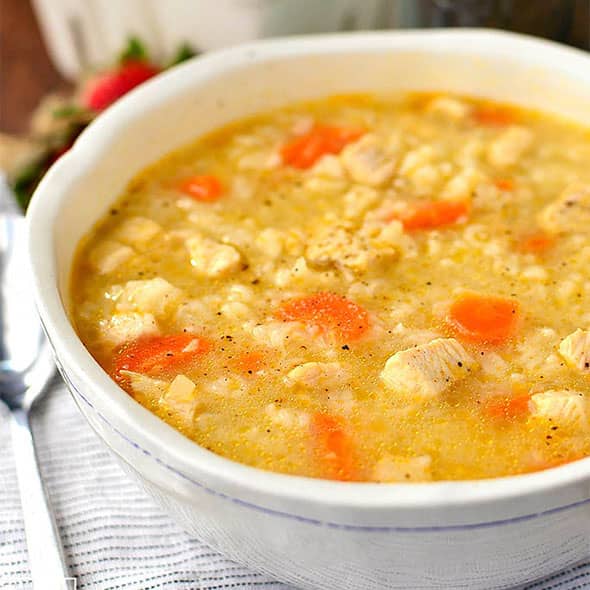 bowl of easy chicken and rice soup