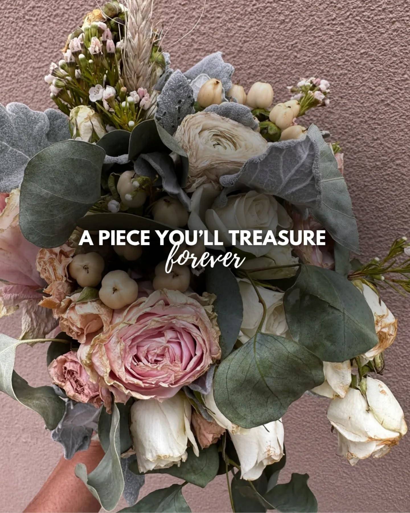 Here’s the final look of the keepsake.
The preserved flowers are sealed in resin to create a long-lasting display piece.

Want a keepsake that looks like this? Send me a message to get started.