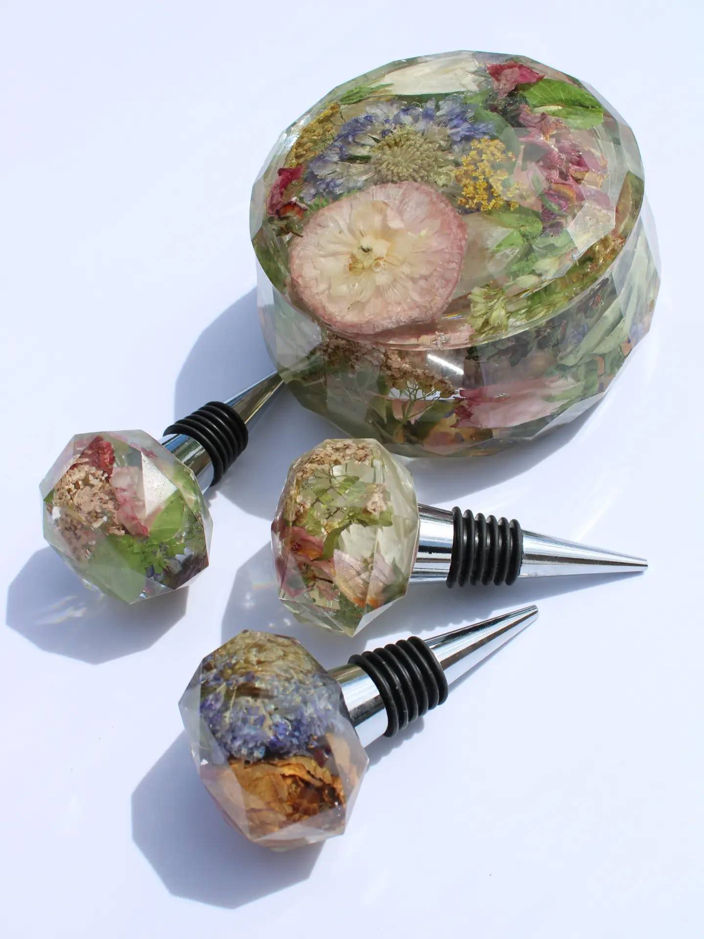 Already choosing a main keepsake?

Add a few smaller pieces to make the most of your bouquet. They're perfect for parents, your bridal party, or a little reminder to keep for yourself. 🤍

Visit the link in our bio to see all available keepsake options.

#flowerpreservation #weddingbouquet #weddingtips #newmexicowedding #designsbymaha