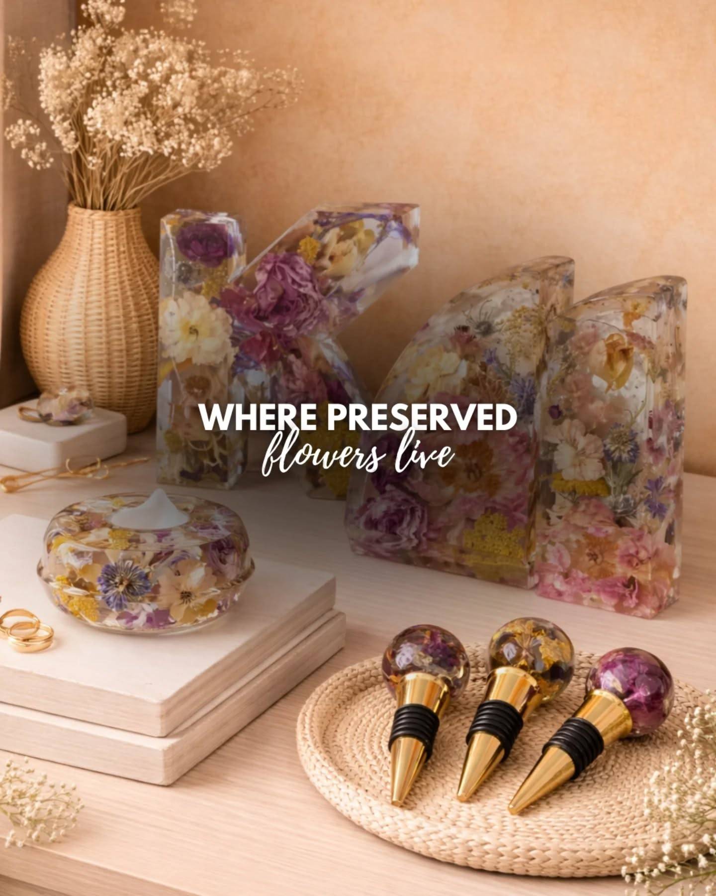 Preserved flowers aren’t meant to be hidden.

They become part of daily spaces as shelves, desks, corners of a home where memories naturally live.

It’s not about keeping the day frozen.
It’s about letting the meaning stay present.

Save this if you want your flowers to stay visible 🤍
Explore finished pieces in our portfolio through the link in our bio.

#floralpreservation #preservedflowers #weddingkeepsake #newmexicowedding #designsbymaha