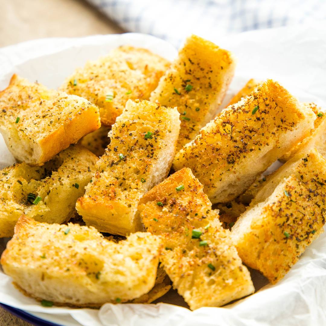 Air Fryer Garlic Bread