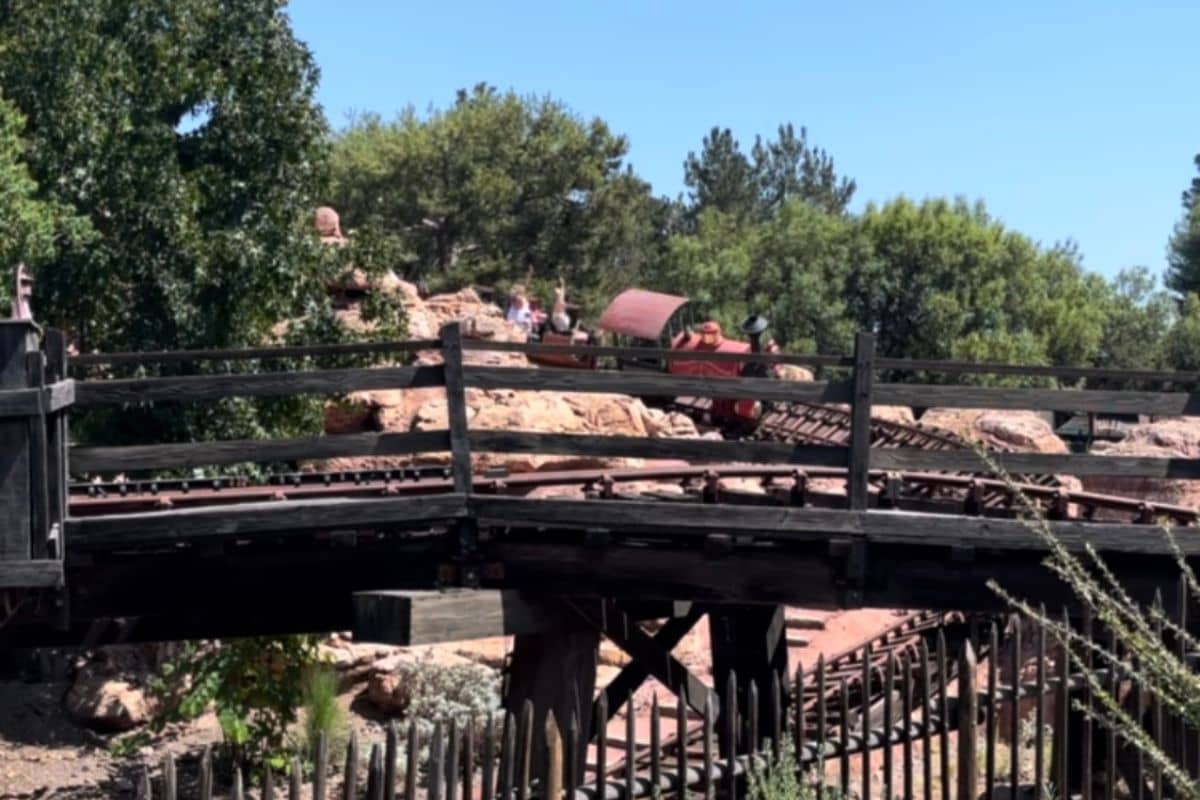 big thunder mountain railroad attraction 