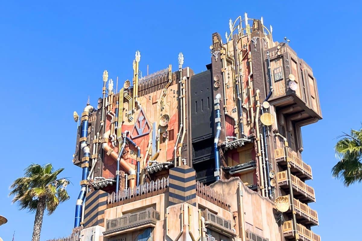 mission breakout attraction