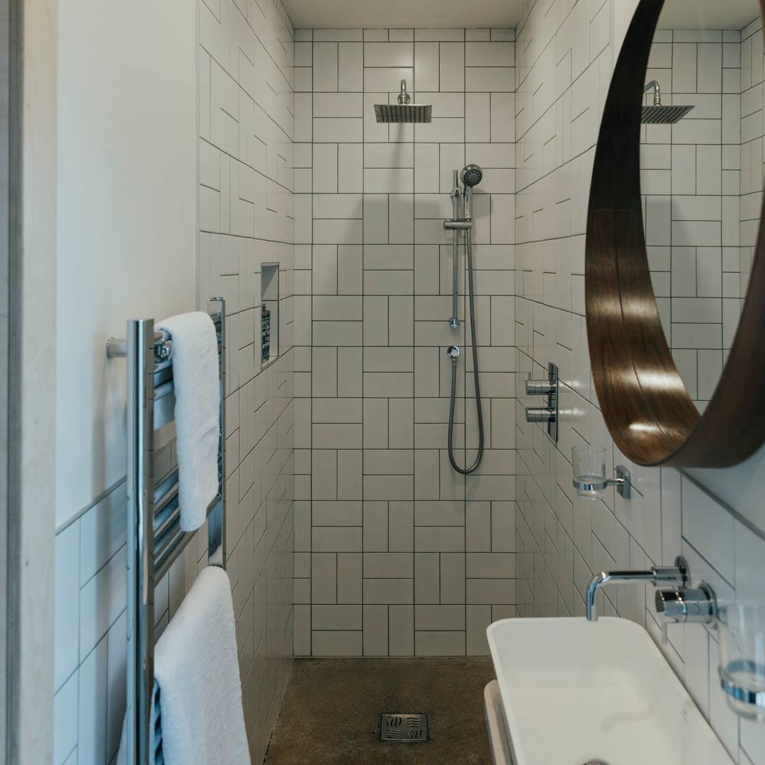 bathroom = 36" wide (!) still works