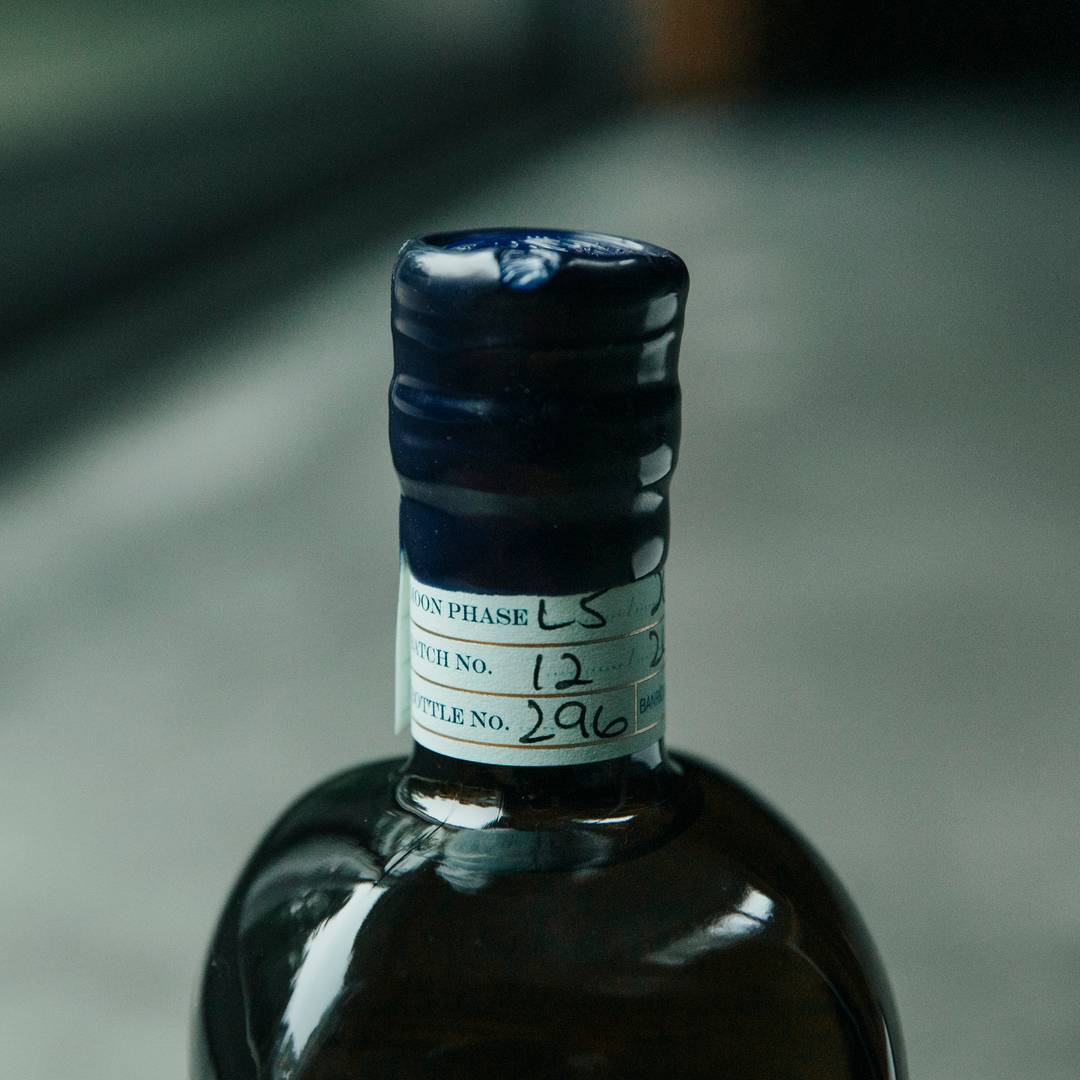 An Dúlamán hand lettered label