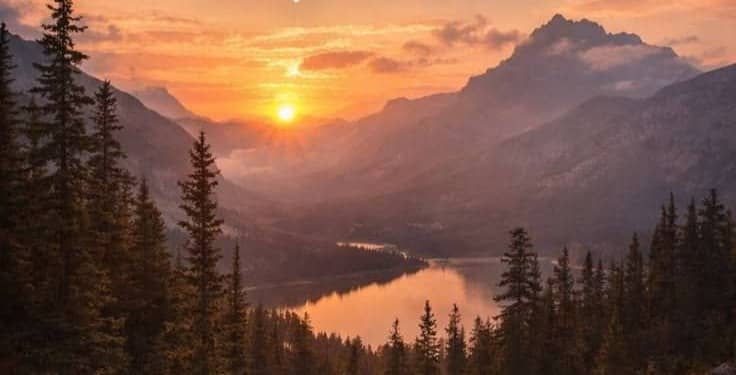 sunrise in the mountains