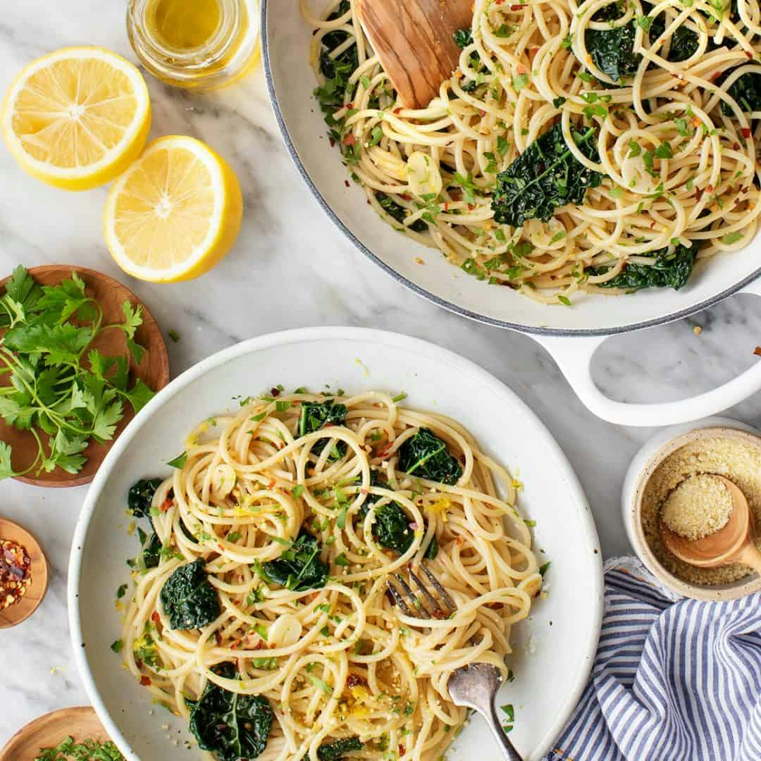 Spaghetti aglio e olio with lemon and kale