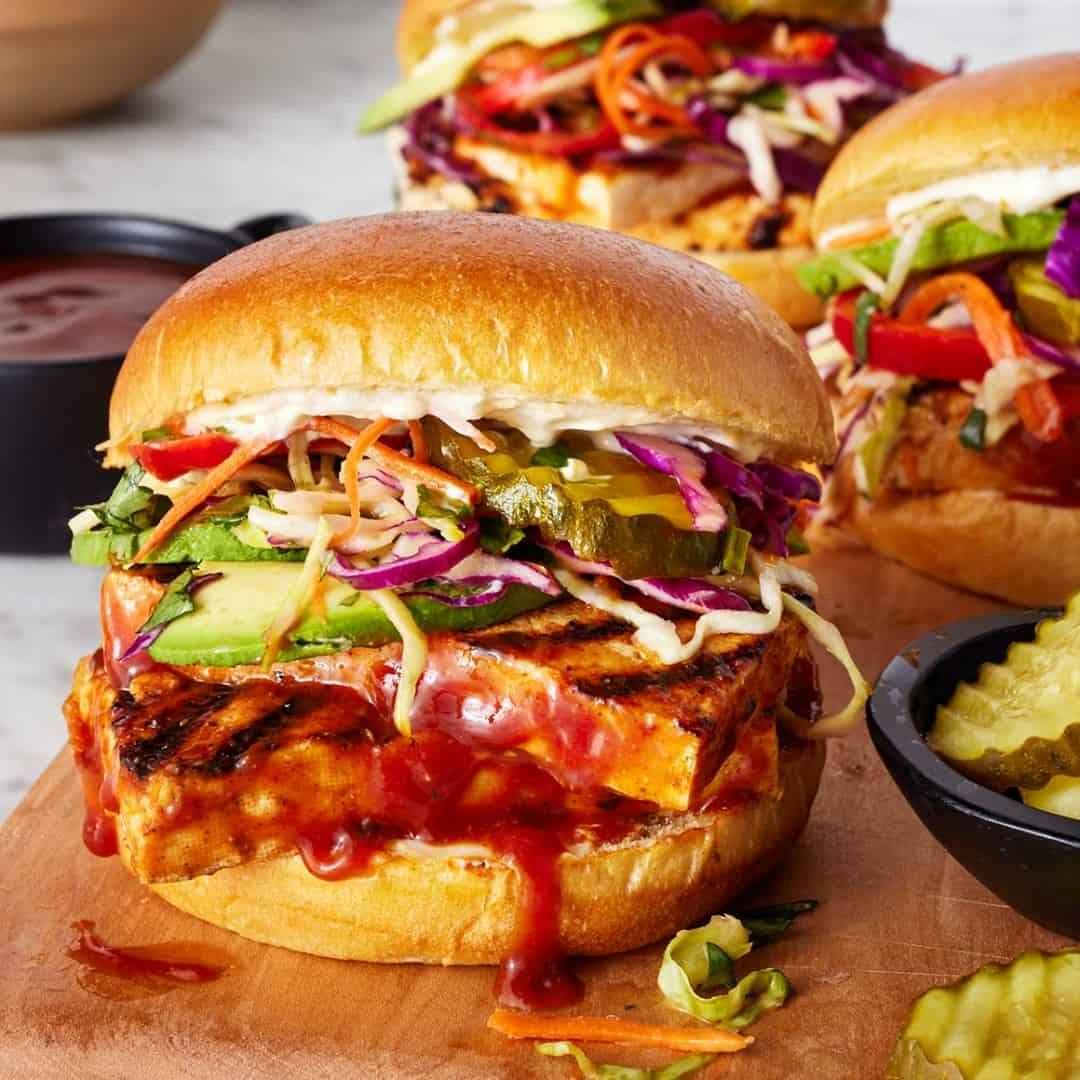 BBQ tofu sandwich with slaw and pickles