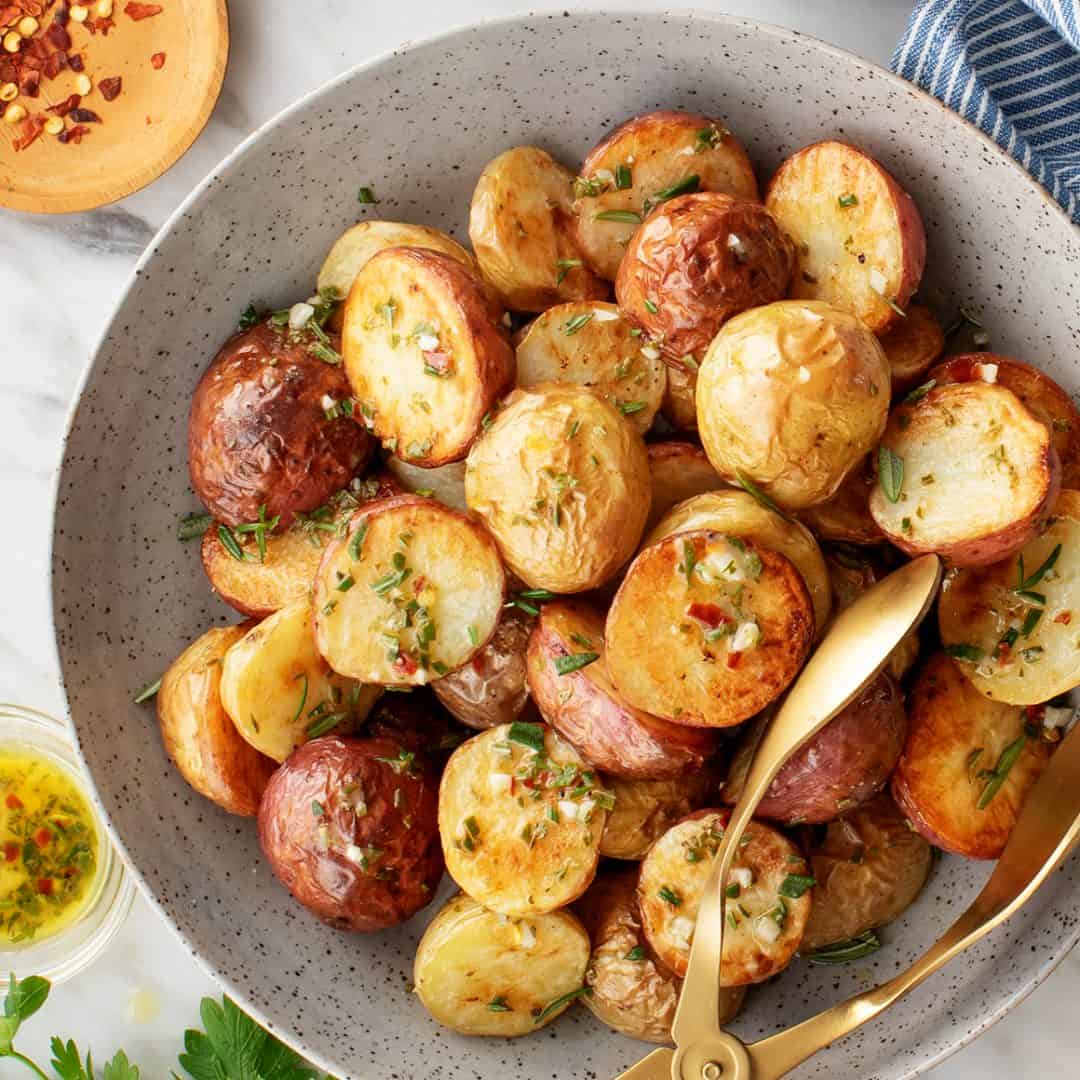 oven roasted potatoes with herbs