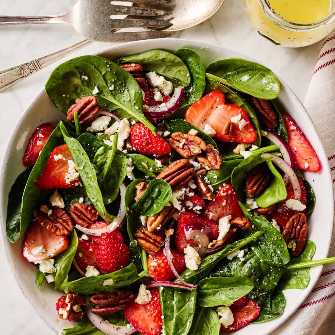 Strawberry spinach salad