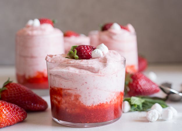 strawberry mousse in 4 glasses.