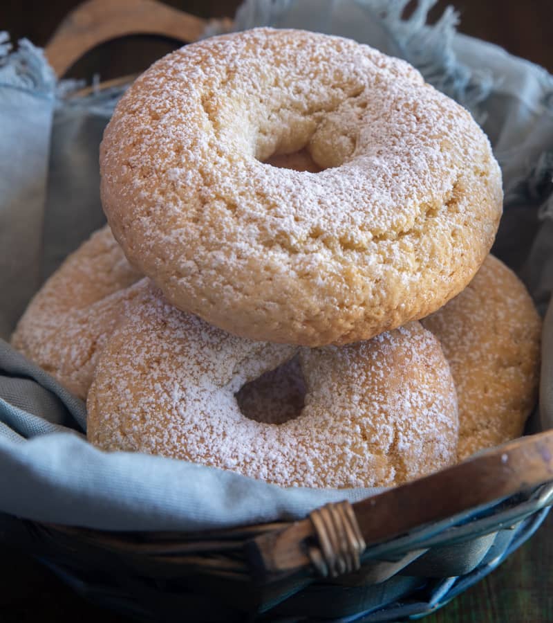 Ciambelline in a basket.