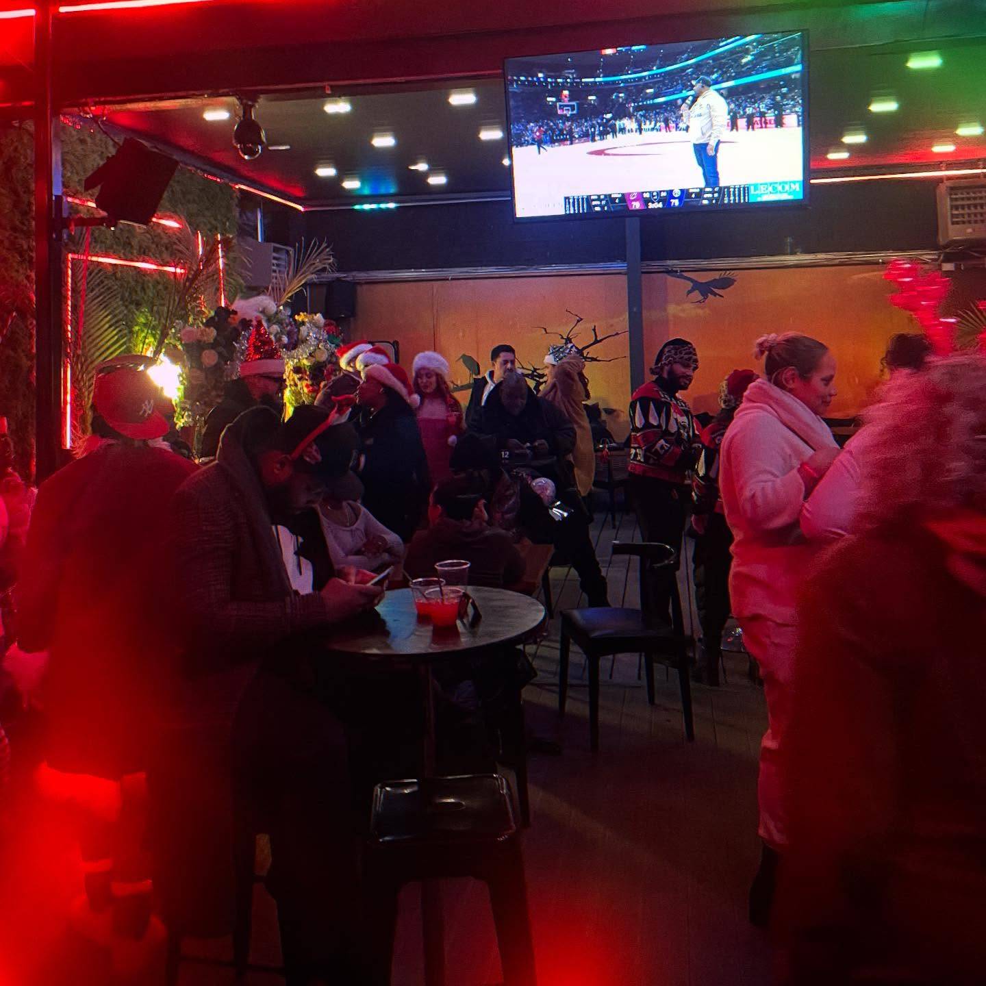 2024 South Bronx SantaCon: Happy Hour 🎅🏽🍺
Friday, December 13th, 2024

📍 @ininebistro 

#bxsantacon #southbronxsantacon #jsilvaevents