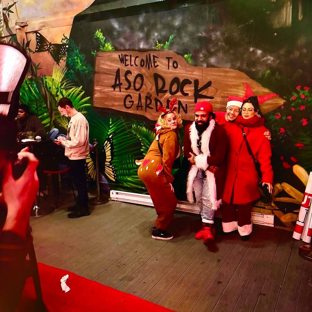 2024 South Bronx SantaCon: Happy Hour 🎅🏽🍺
Friday, December 13th, 2024

📍 @ininebistro 

#bxsantacon #southbronxsantacon #jsilvaevents