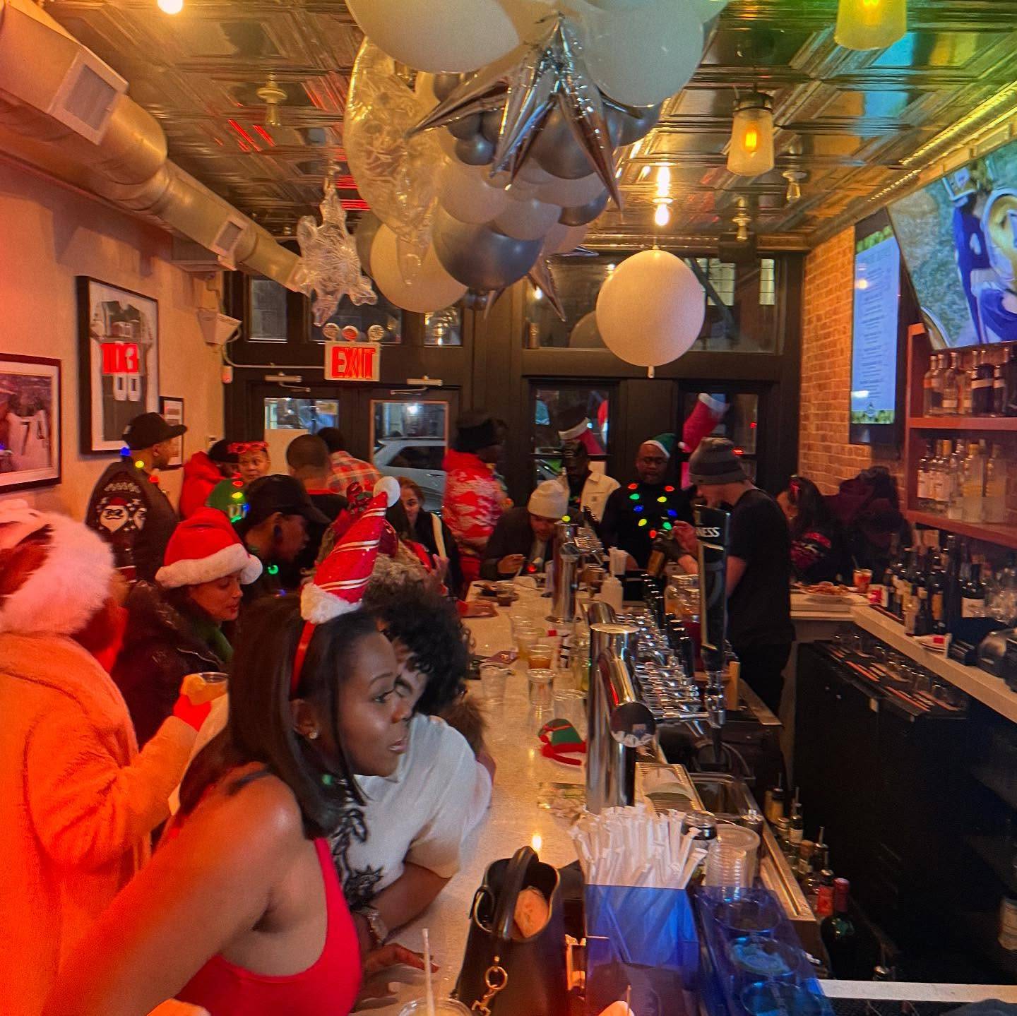 2024 South Bronx SantaCon: Happy Hour 🎅🏽🍺
Friday, December 13th, 2024

📍 @bricksandhops 

#bxsantacon #southbronxsantacon #jsilvaevents