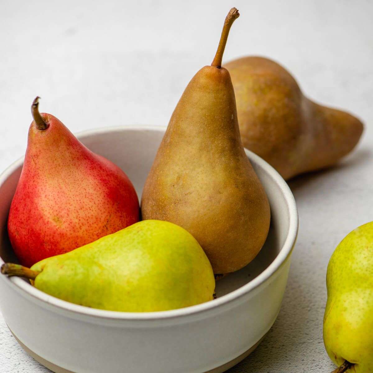 bowl of pears