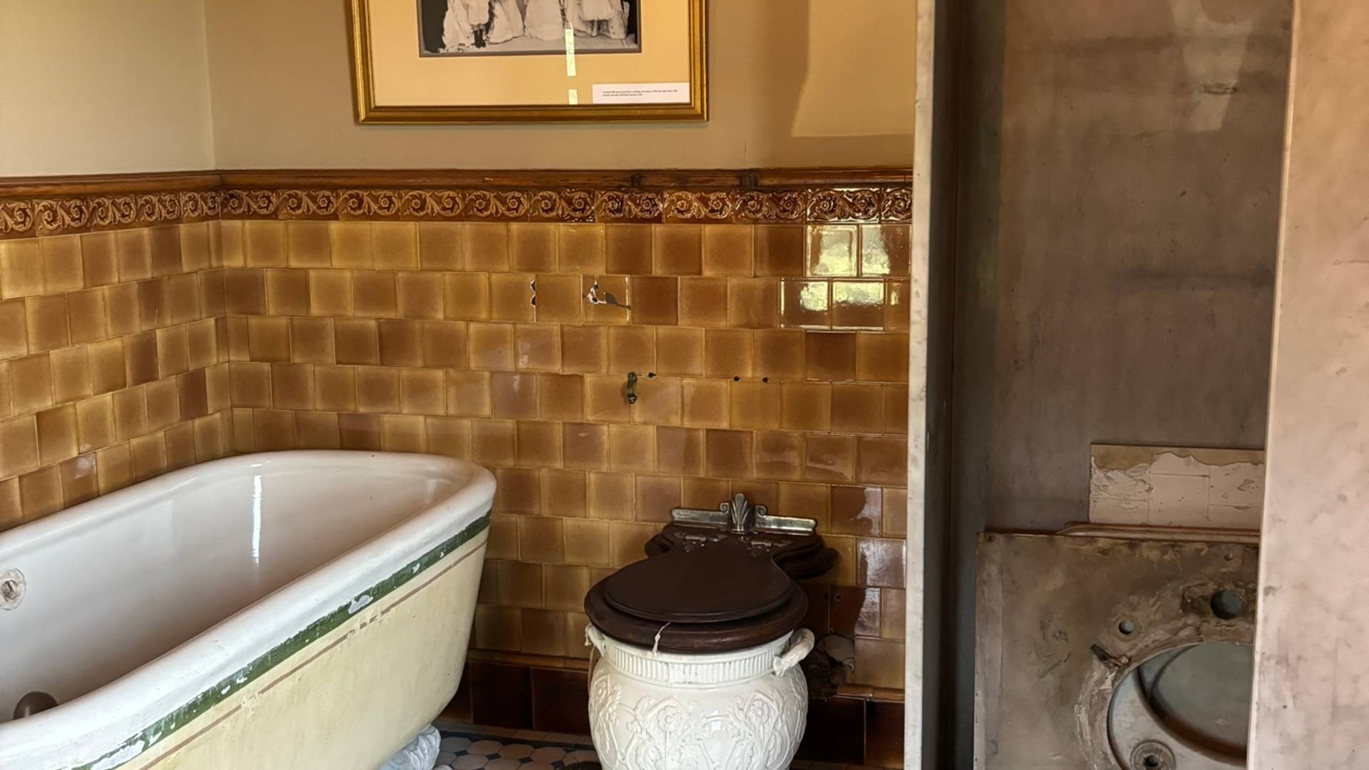 an old bathroom that looks surprisingly modern