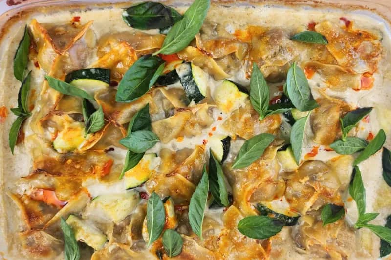 Thai green curry dumpling, zoomed in.