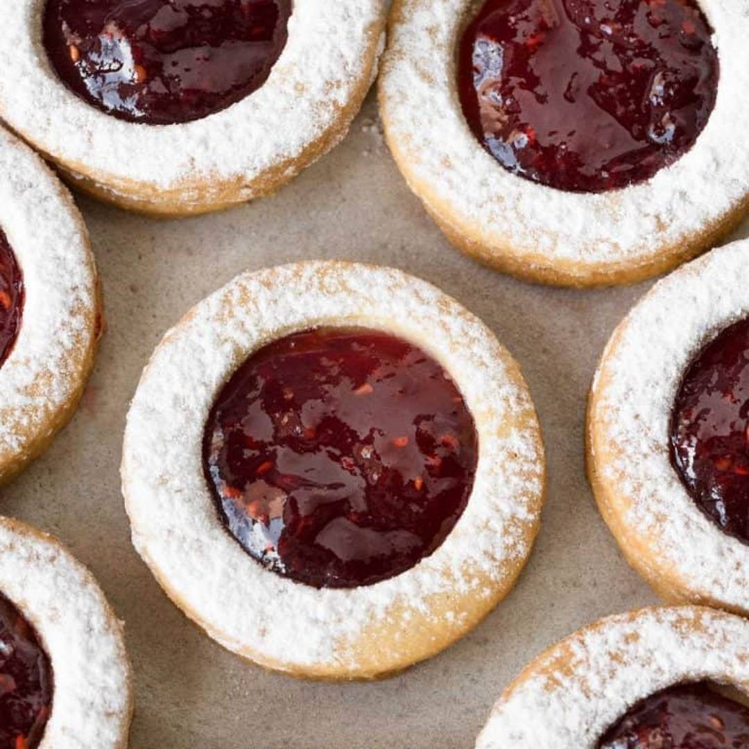 Raspberry linzer cookies flat lay.