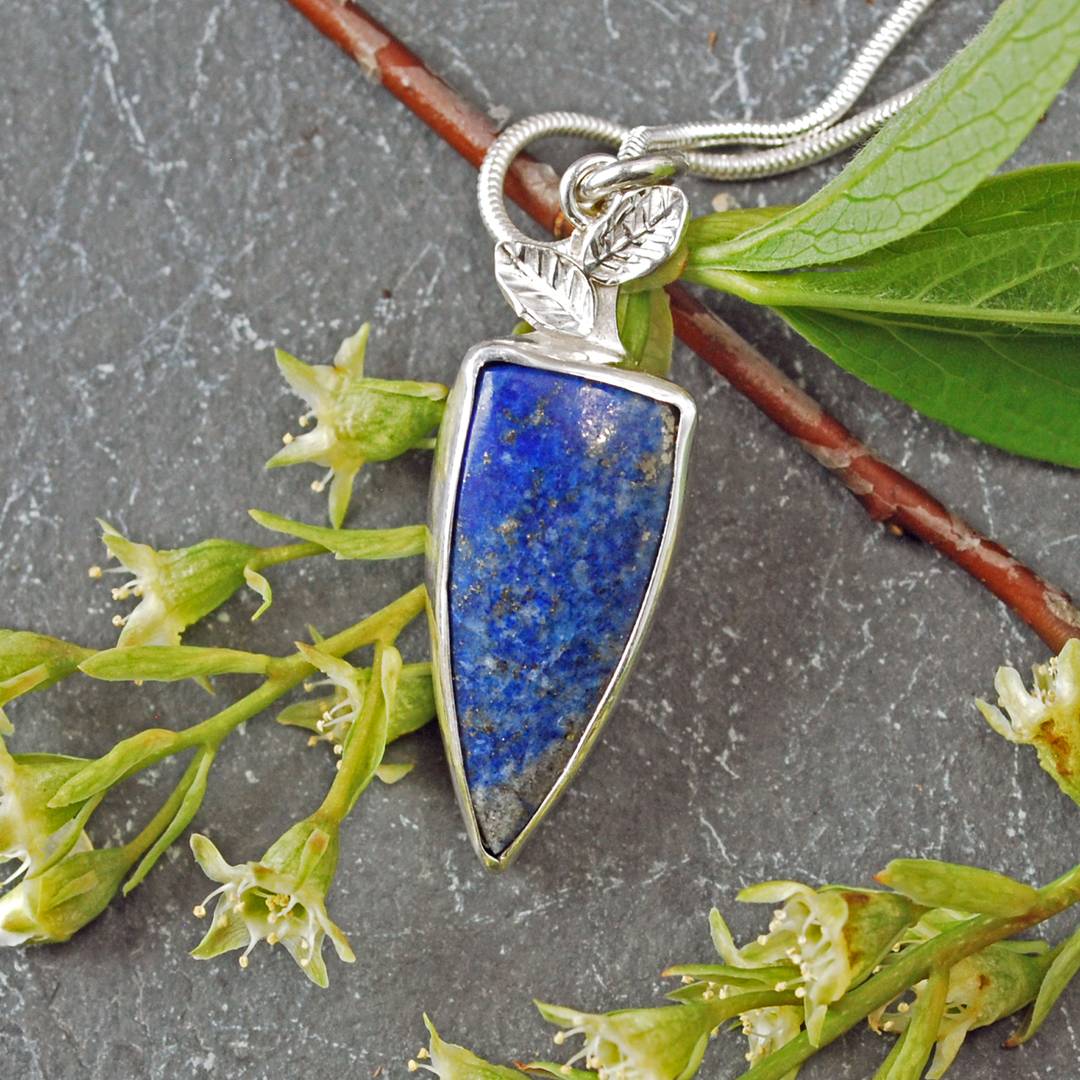 Silver and lapis lazuli pendant front
