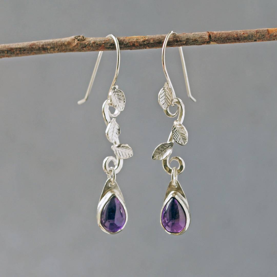 Earrings with amethyst and silver leaves