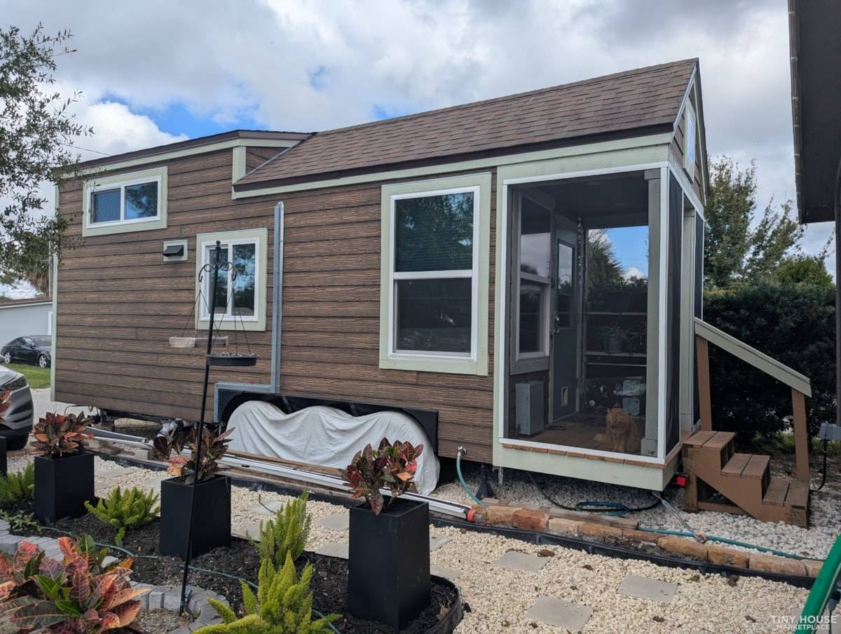 THOW with Porch & More