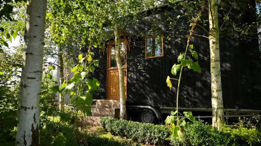 Tiny house, artist life