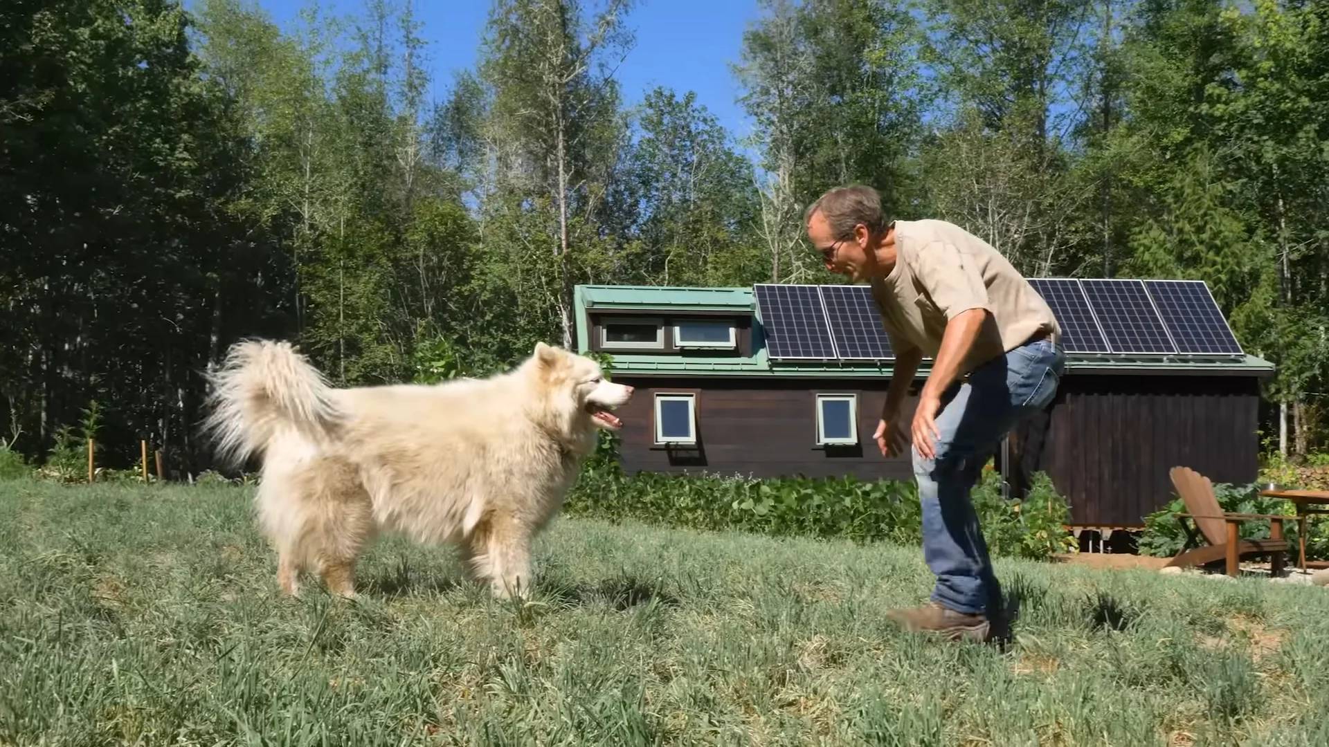 Retirement in his self-built, off-grid tiny house