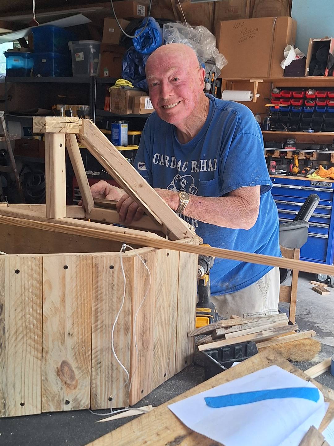 Pepa building the duck condo