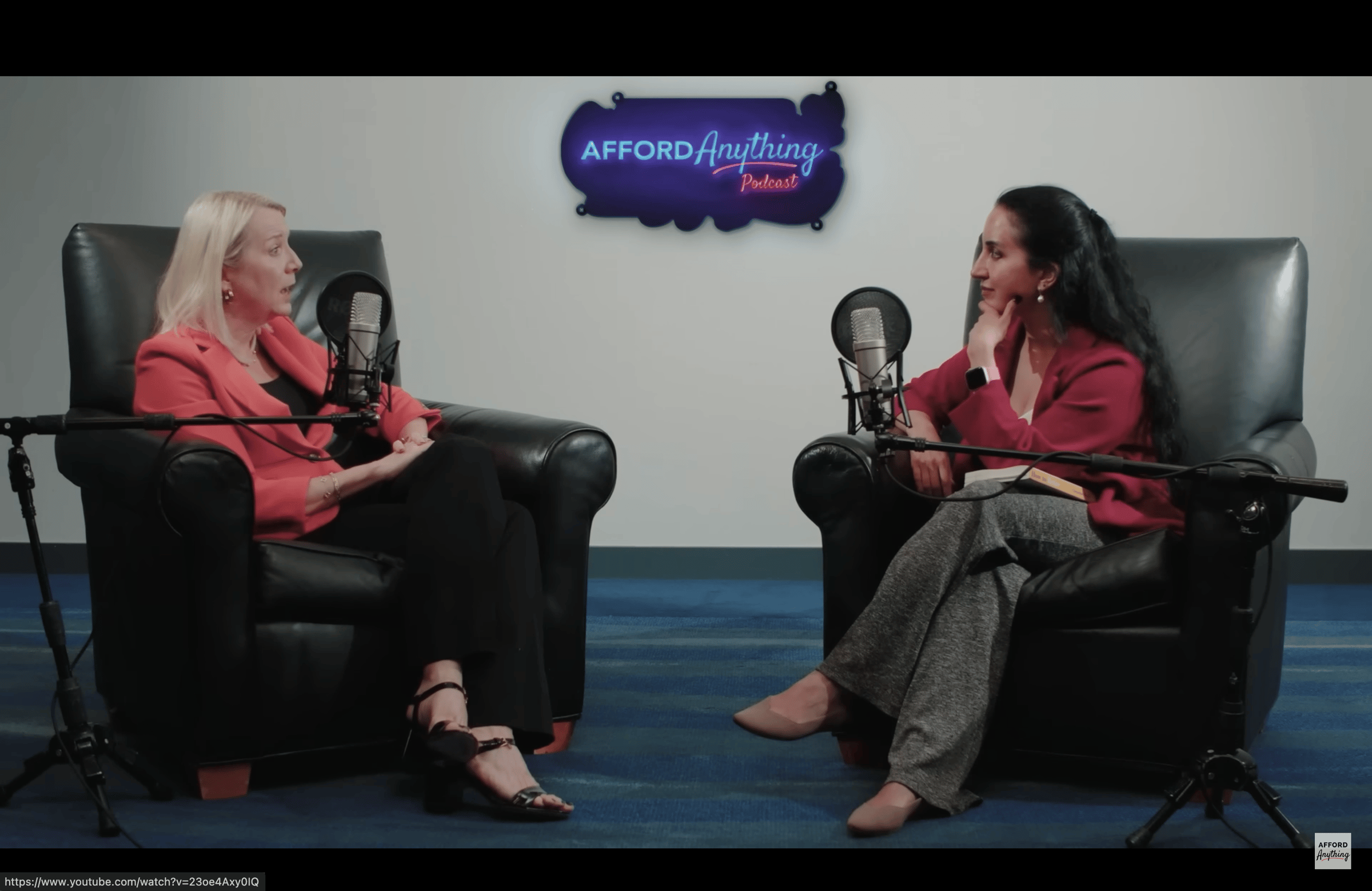 Photo of Christine Benz and Paula Pant during an interview in Minneapolis at the Bogleheads conference