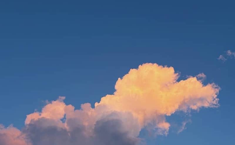 A cloud with light colors shines.