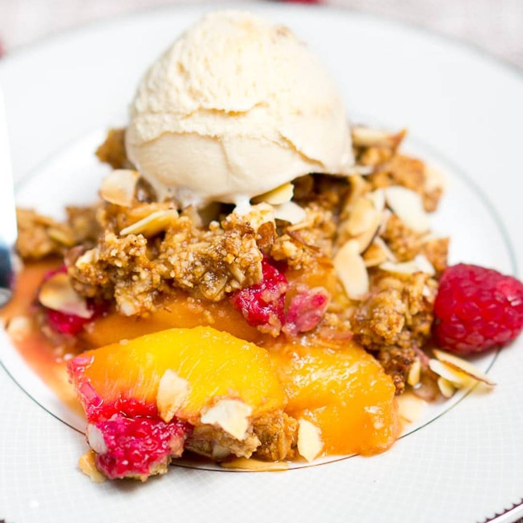 peach raspberry crumble