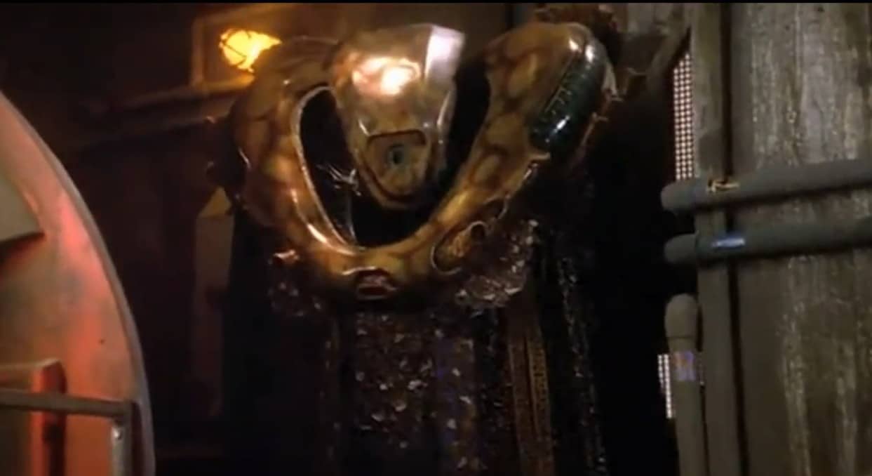 an image of Kosh from Babylon 5 after he influenced G'Kar to choose unity