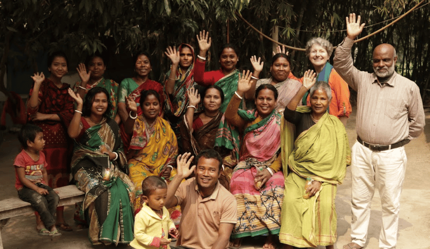 The handweaving team of Hand Touch in Bangladesh