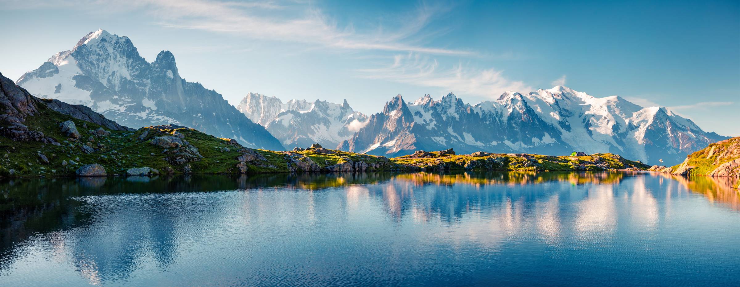 A lake with a mountain