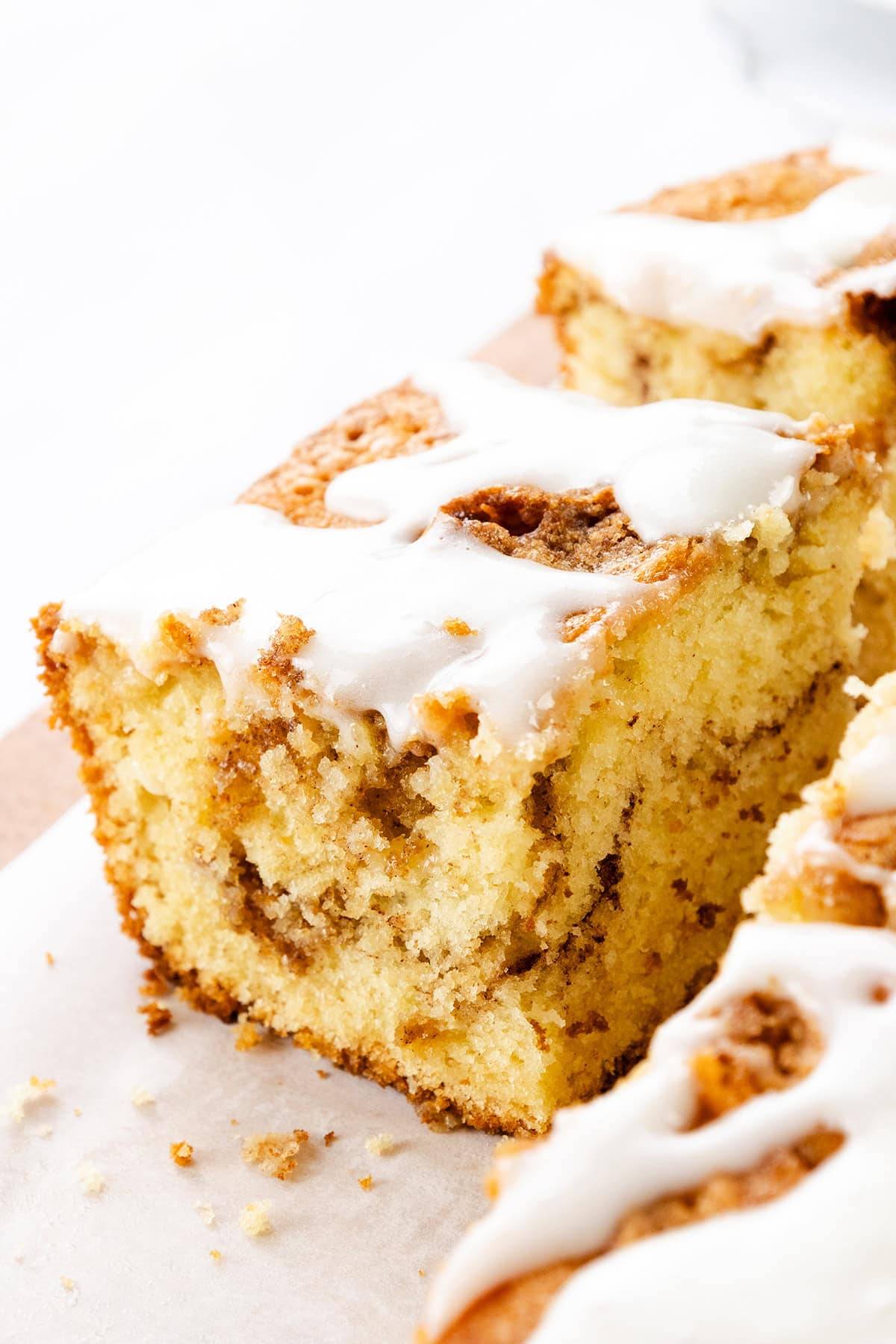 cinnamon bun cake