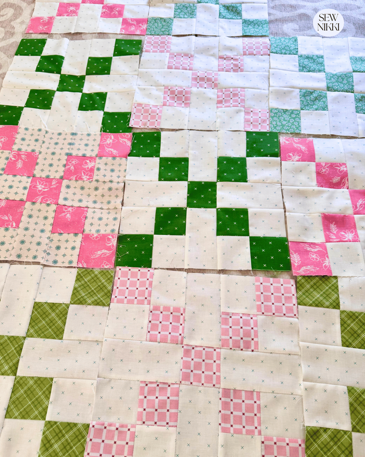 Irish chain quilt block pattern