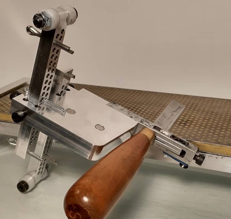 The Mackenzie reed knife sharpening jig