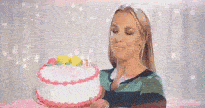 Britney Spears qui souffle des bougies