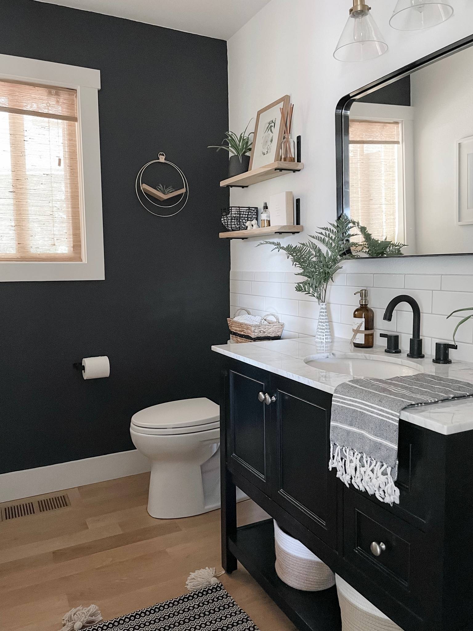 black and white bathroom