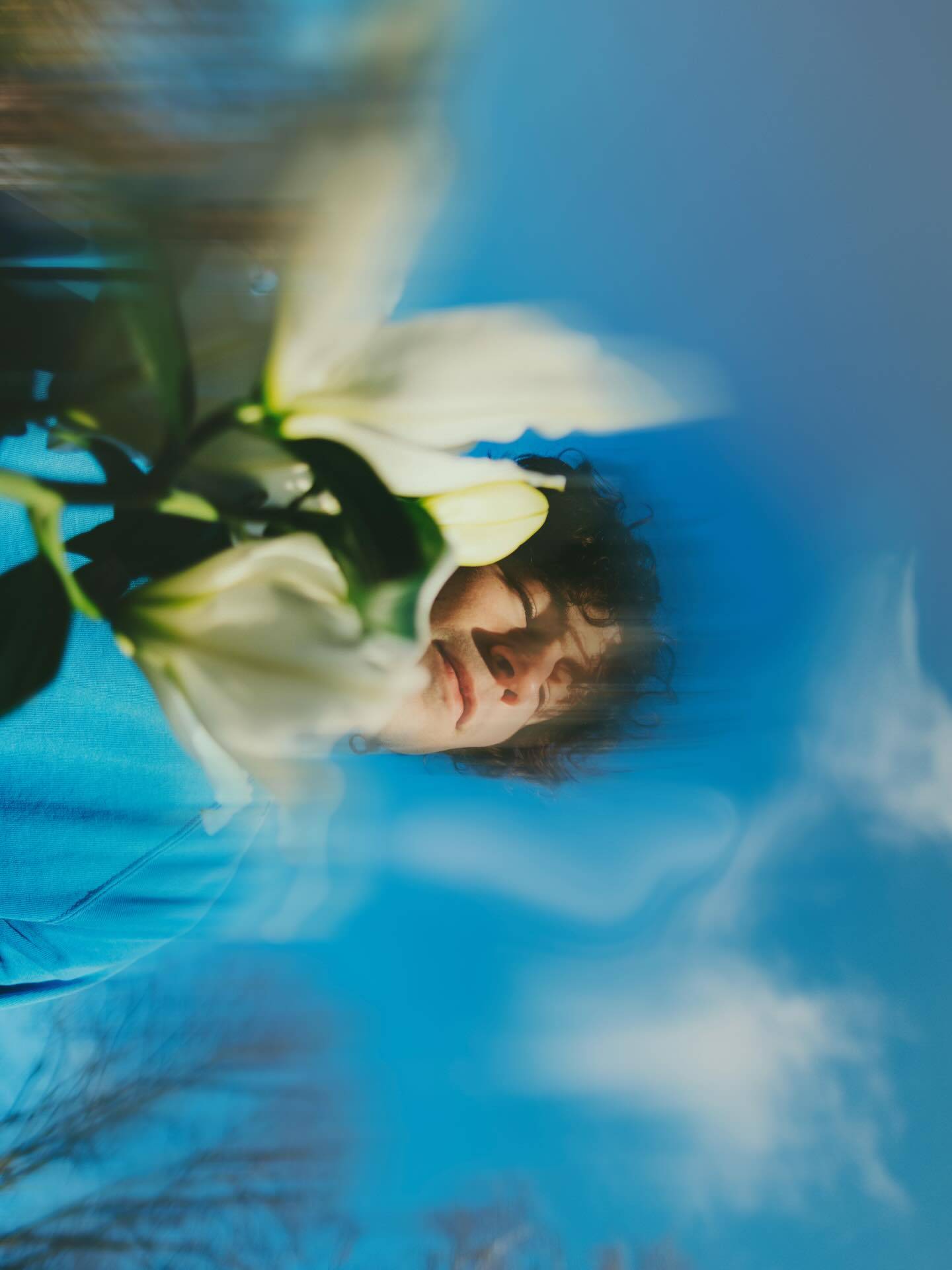 L I A M 

Our friendship began on a bridge in Berlin where he found me playing the pandeiro.

Photographing you under that winter sun brings joy and the hope of more shared moments. 

@liammockridge, is a wonderful musician. I invite you to immerse yourselves in his world. 

#berlin #berlinphotographer #artistphotographer