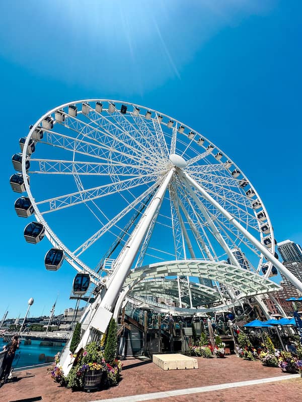 View of The Great Seattle Wheel in Seattle, Washington