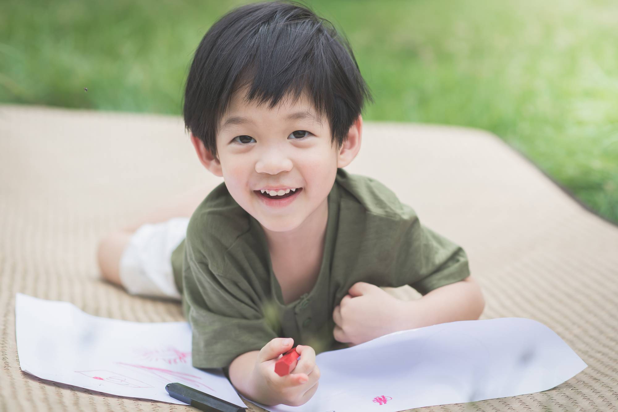 child playing with sensory activities baby toddler preschooler