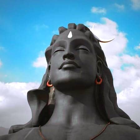 gray concrete statue under blue sky during daytime