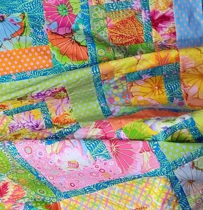 Garden Path - A Modern Log Cabin Quilt Pattern