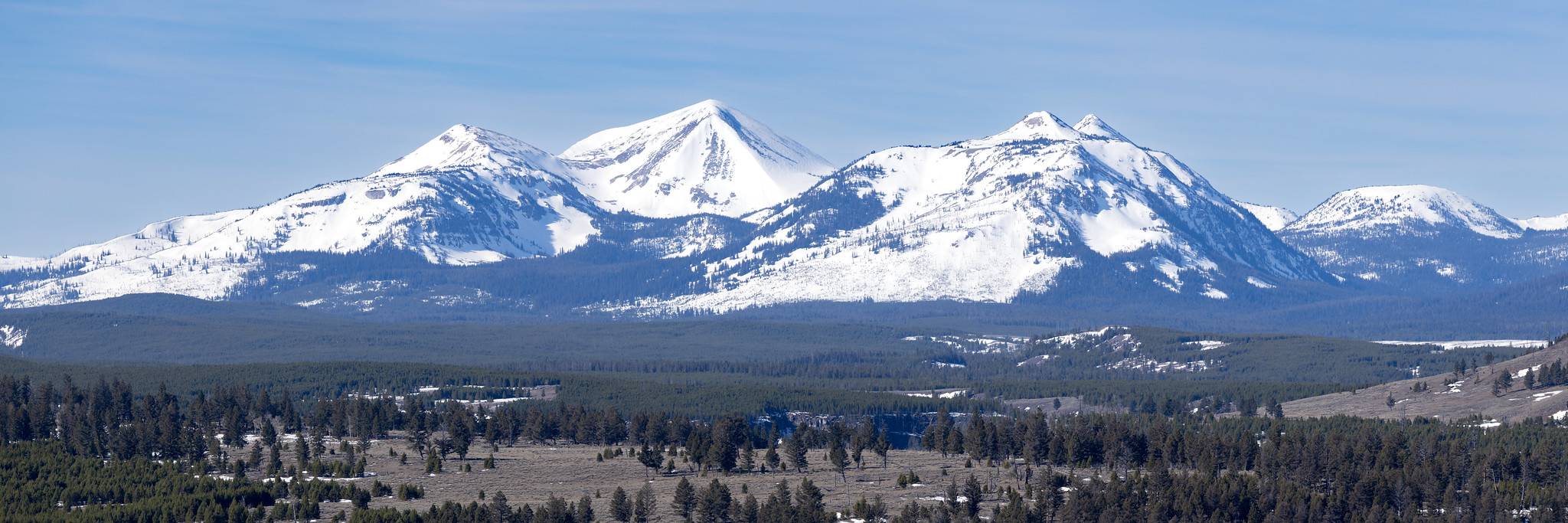 Snowy views of the Gallatin Range in Yellowstone National Park